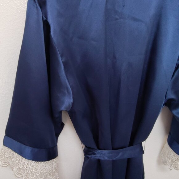 💙 Silky Navy Blue Robe with Lace Accents – Size Small - Picture 6 of 16